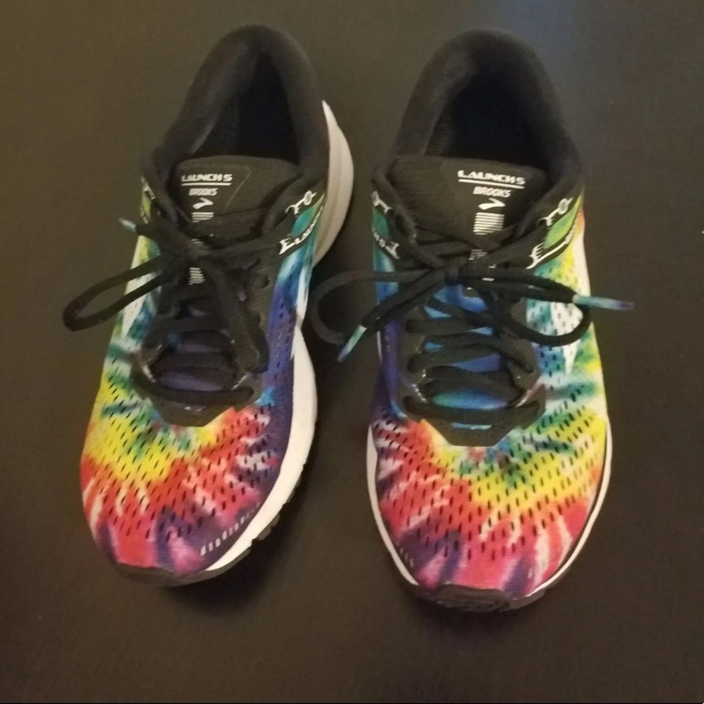 GUC, Brooks Rock N Roll Size 7
